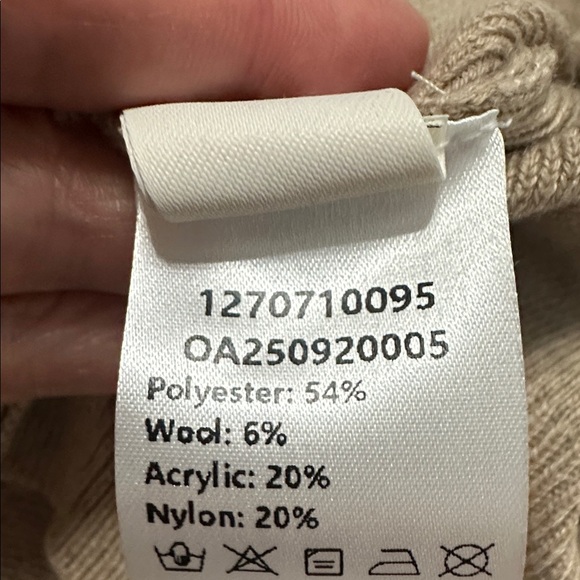 Commence Contrast Trim Knit Top and Midi Skirt Set - Picture 9 of 9